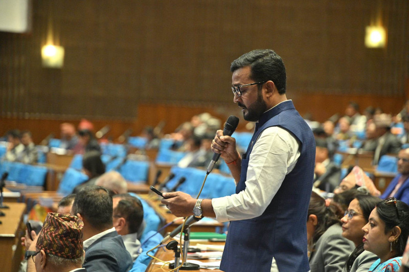 टोपबहादुरलाई प्रदीप यादवले सोधे- दोषी नभए किन लुकेर बसेको ?